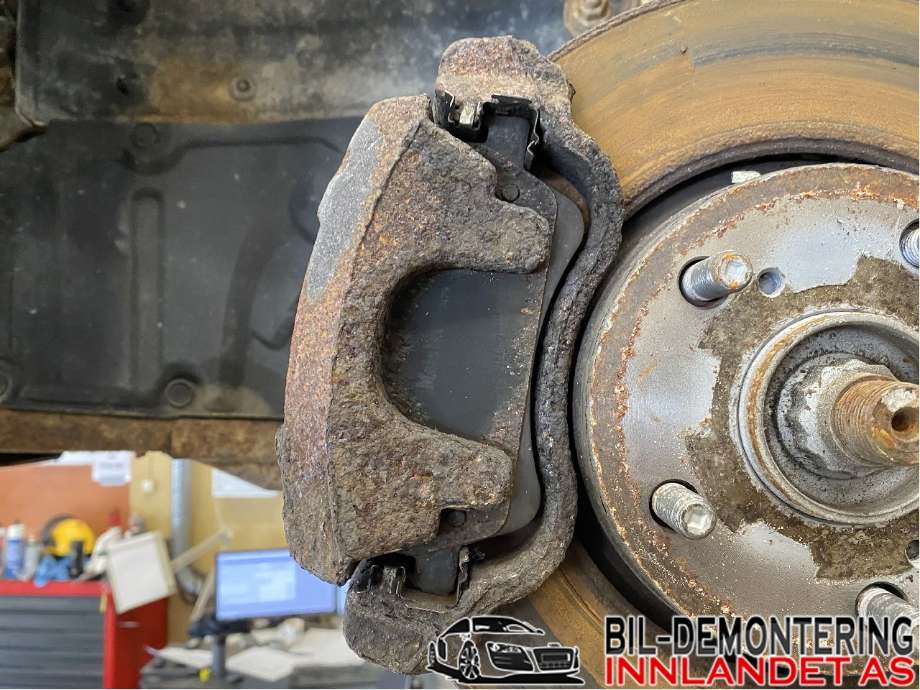 Bremsecaliper venstre foran til Toyota Avensis, 2009-2015 (Type III, Fase 1)  (TOYOTA|4775002361)