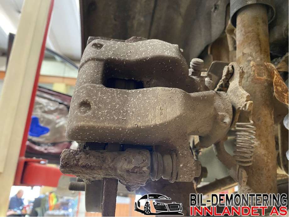 Bremsecaliper venstre bak til Toyota Avensis 2009-2015 (Type III, Fase 1)  (TOYOTA|4785005030|4785005050|)
