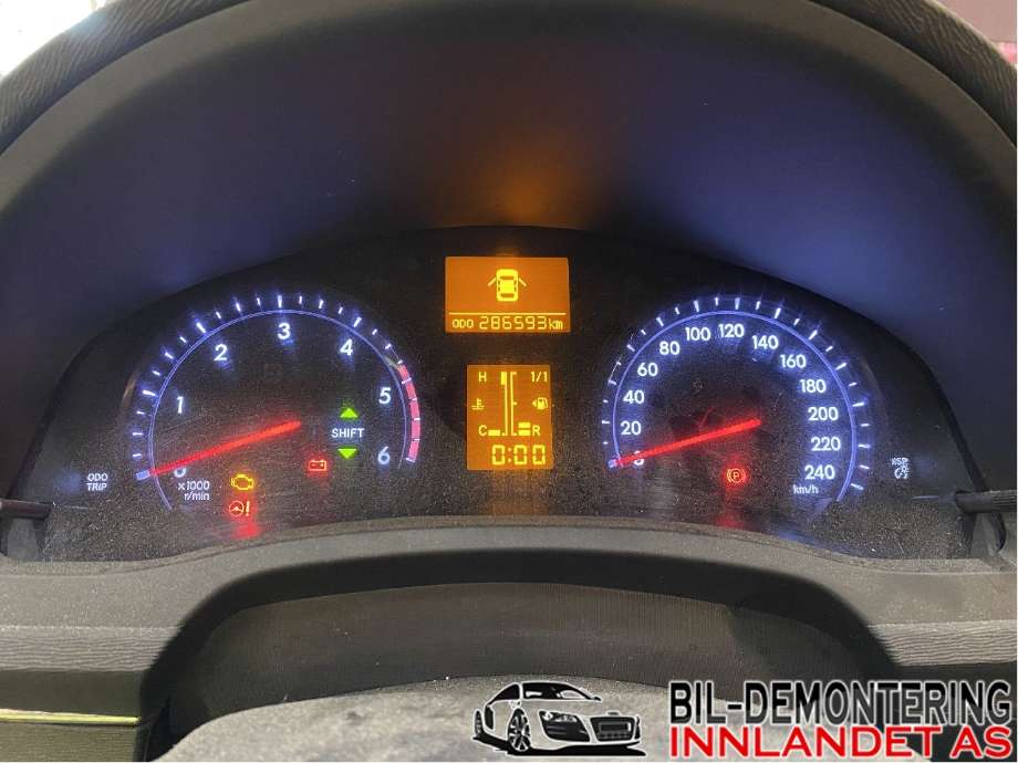 Instrumentpanel til Toyota Avensis, 2009-2015 (Type III, Fase 1)  (TOYOTA|8380005K21)