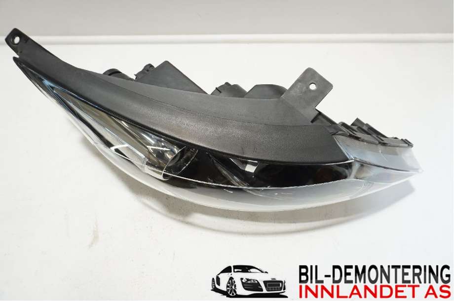 Frontlykt høyre halogen til Kia Sportage 2010-2016 (Type III)  (Kia Sportage,sl,sls|92102 3U290|)