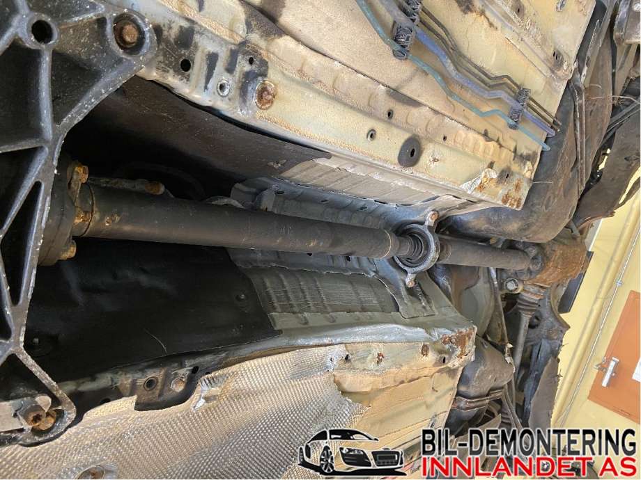 Mellomaksel til BMW 1-Serie 2011-2015 (Fase 1) (F20/F21) (F20/F21) (BMW 125i mk1|26 10 7 598 375|)