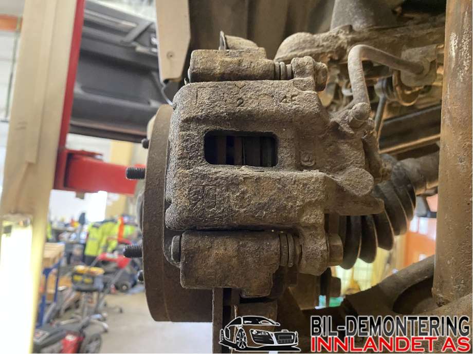 Bremsecaliper venstre bak til Mitsubishi Pajero 2016-2019 (Type IV, Fase 2)  (MITSUBISHI|4605A909|)