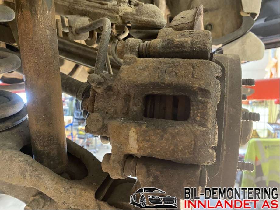 Bremsecaliper høyre bak til Mitsubishi Pajero 2016-2019 (Type IV, Fase 2)  (MITSUBISHI|4605A910|)