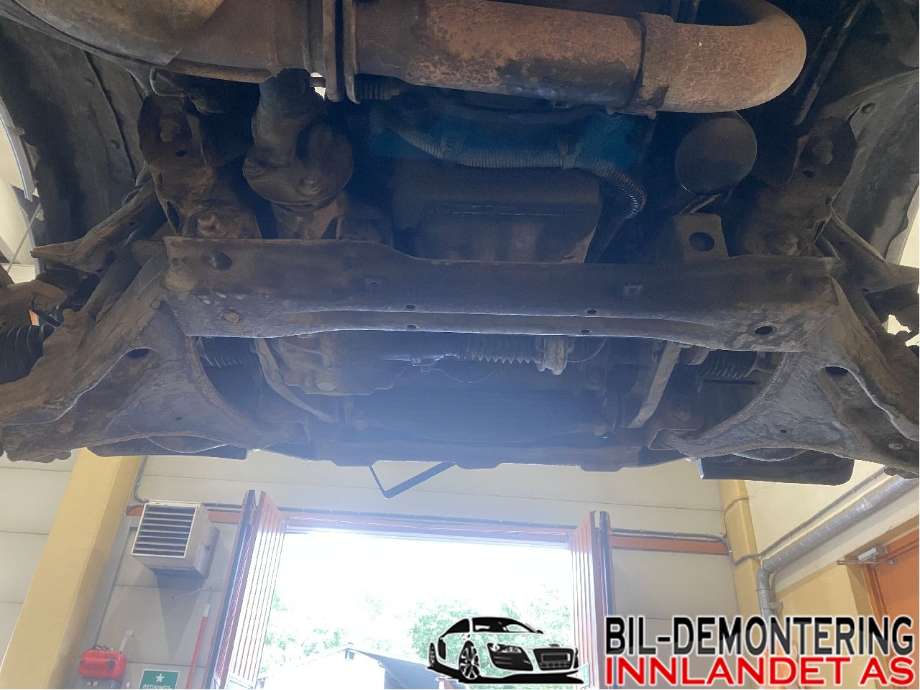 Travers foran hoved til Mitsubishi Pajero 2016-2019 (Type IV, Fase 2)  (MITSUBISHI|4000A209|)
