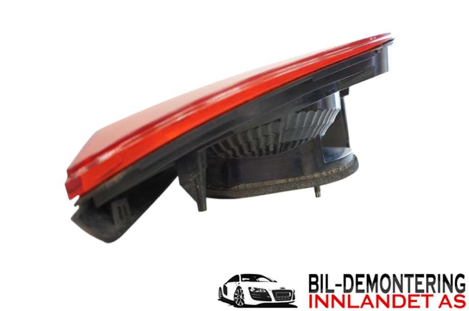 Baklykt høyre indre til VW Golf VI 2008-2012  (VOLKSWAGEN|5K0 945 094 AA|)