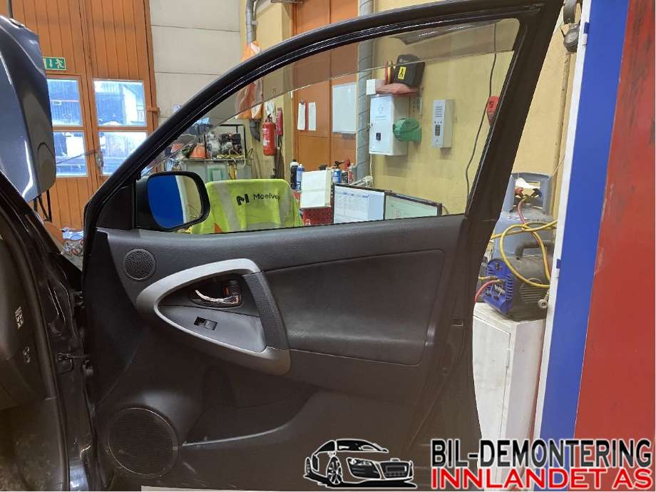 Dør høyre foran til Toyota RAV4 2009-2013 (Type III, Fase 2) (TOYOTA|6700142120|)
