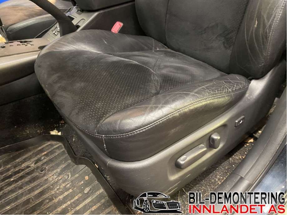 Sete foran venstre til Toyota RAV4 2009-2013 (Type III, Fase 2)  (TOYOTA|7120042N40B0|7120042N42B1|)