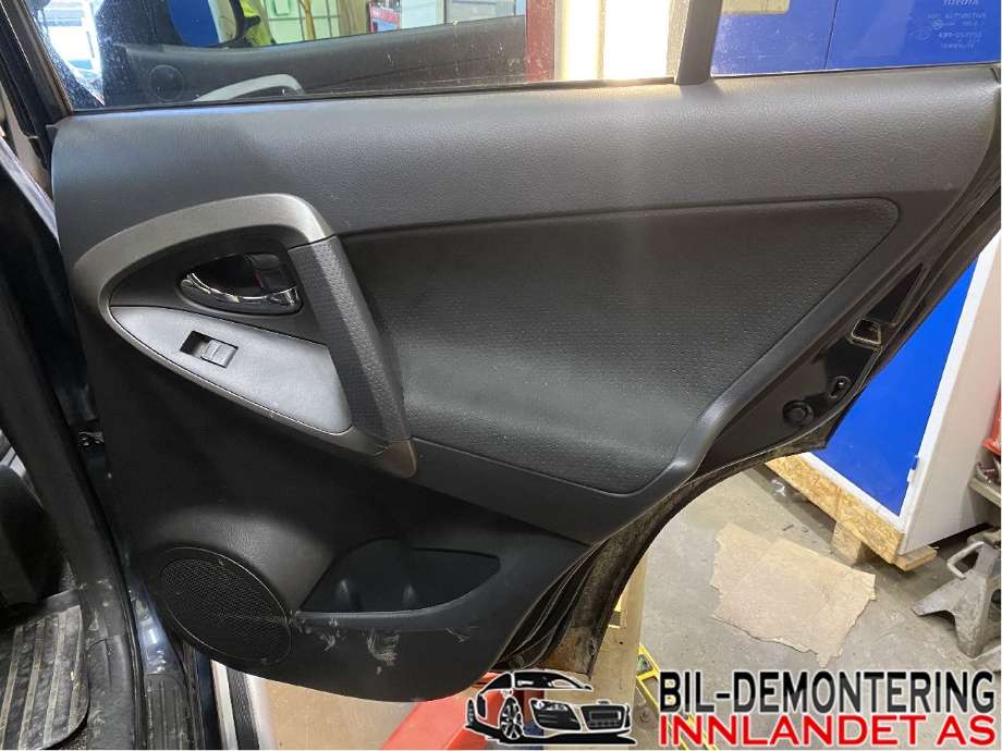 Dørtrekk høyre til Toyota RAV4, 2009-2013 (Type III, Fase 2)  (TOYOTA|6763042440B0)