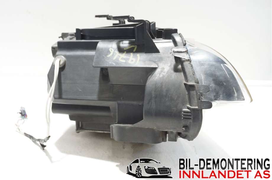 Frontlykt venstre halogen til BMW 3-Serie 2005-2011 (E90/E91/E92/E93) (E90/E91/E92/E93) (BMW|63 11 7 182 507||0 301 230 271)