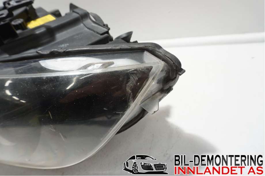 Frontlykt venstre halogen til BMW 3-Serie 2005-2011 (E90/E91/E92/E93) (E90/E91/E92/E93) (BMW|63 11 7 182 507||0 301 230 271)