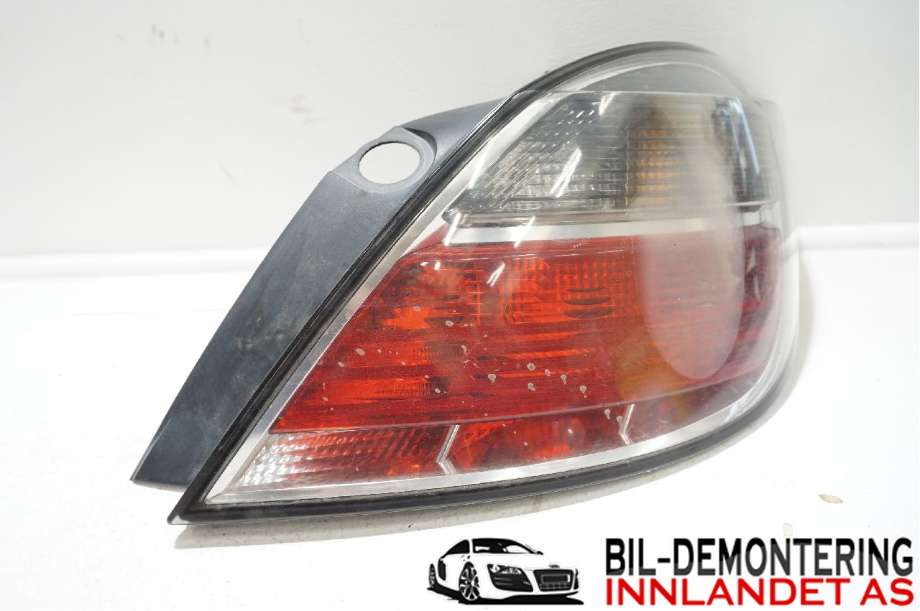 Baklykt høyre til Opel Astra H 2004-2009  (OPEL|93190307|13222325|13 222 325)