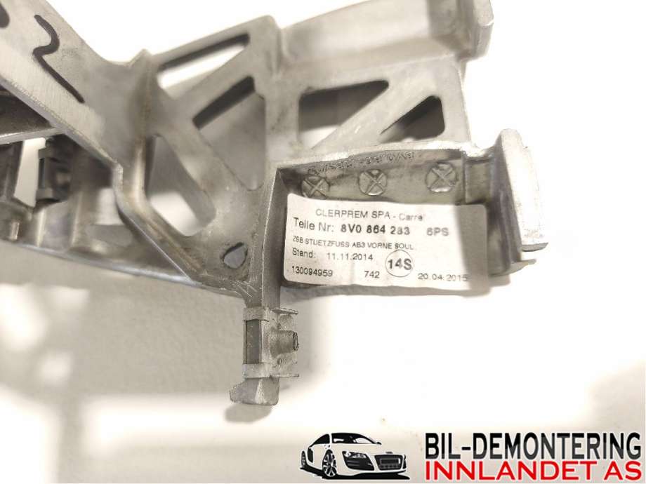 Sete armlene lokk til Audi A3 2012-2016 (Type III, Fase 1)  (AUDI|8V0 864 283|8V0 864 207)