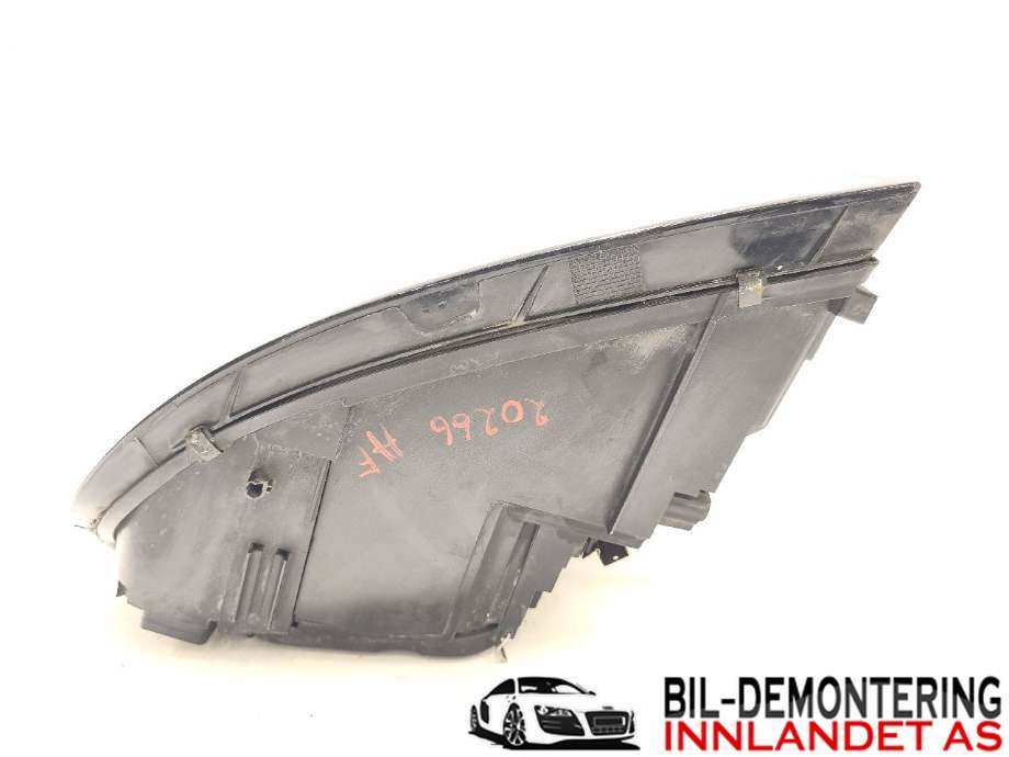Frontlykt høyre halogen til Volvo V50 2004-2007 (Fase 1)  (VOLVO|31335222||30698886)