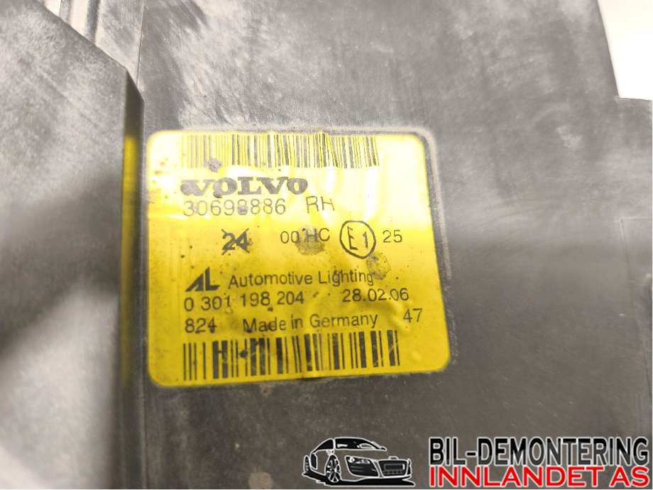 Frontlykt høyre halogen til Volvo V50 2004-2007 (Fase 1)  (VOLVO|31335222||30698886)