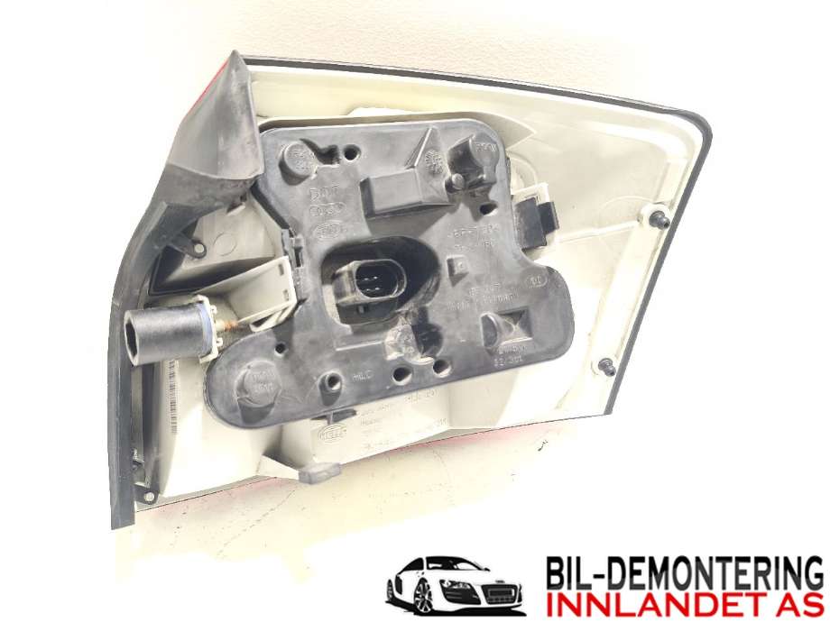 Baklykt venstre til Audi A4 2001-2004 (Type II) (B6) (B6) (AUDI|8E5 945 217||008330 01 0197)