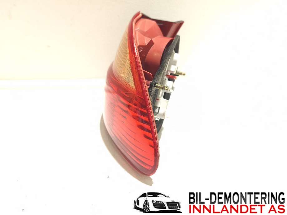 Baklykt høyre til Toyota Avensis 2000-2003 (Type I, Fase 2)  (TOYOTA|8155005120|8155105120|)