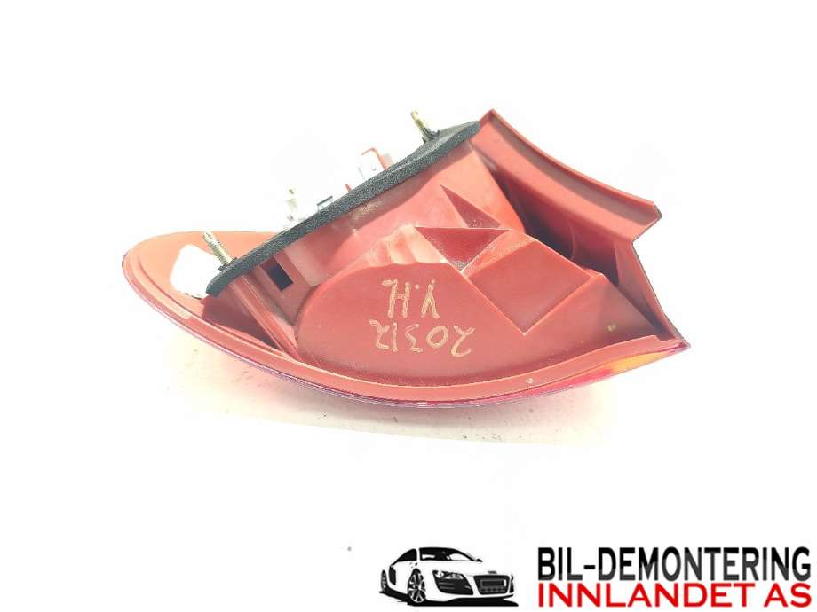 Baklykt høyre til Toyota Avensis 2000-2003 (Type I, Fase 2)  (TOYOTA|8155005120|8155105120|)