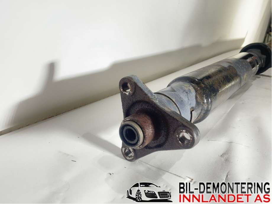 Mellomaksel til BMW 1-Serie 2004-2011 (E81/E82/E87/E88) (E81/E82/E87/E88) (BMW|26 10 7 567 953|)