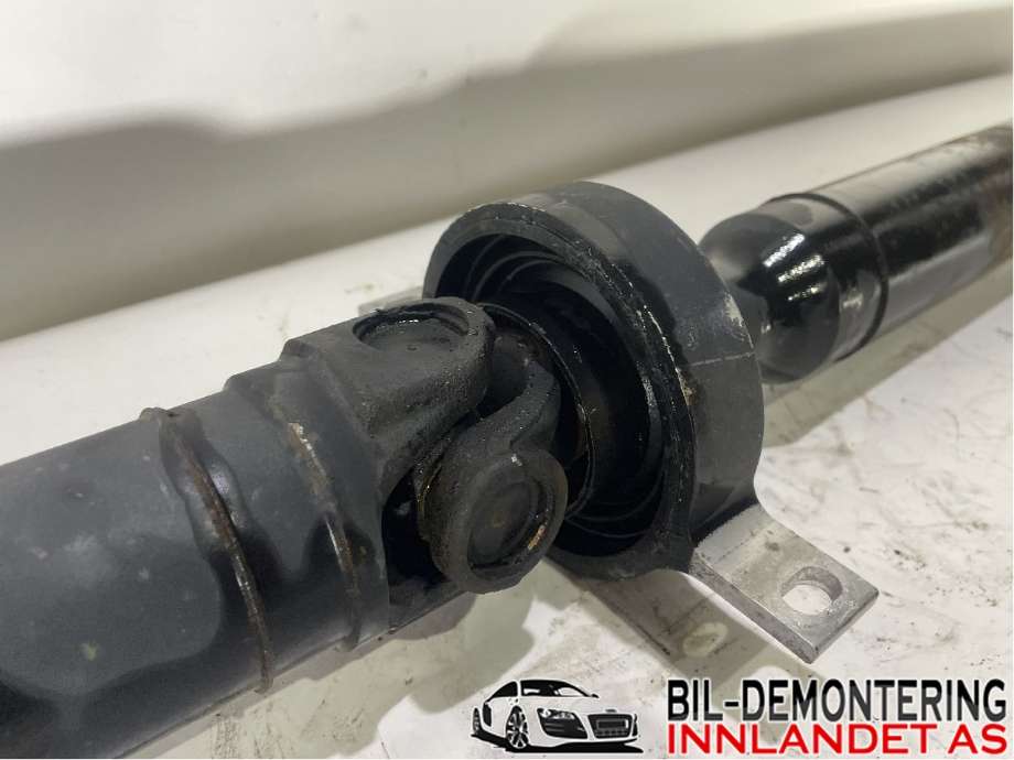 Mellomaksel til BMW 1-Serie 2004-2011 (E81/E82/E87/E88) (E81/E82/E87/E88) (BMW|26 10 7 567 953|)