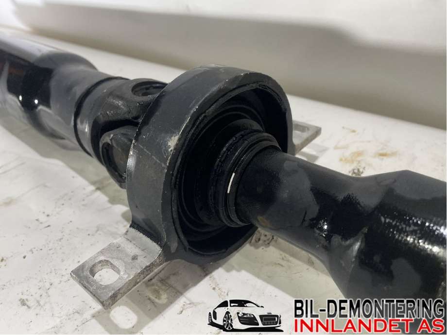 Mellomaksel til BMW 1-Serie 2004-2011 (E81/E82/E87/E88) (E81/E82/E87/E88) (BMW|26 10 7 567 953|)