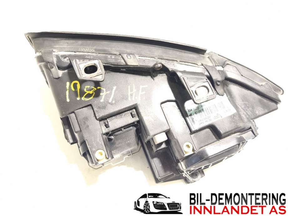 Frontlykt høyre halogen til Audi A4 2001-2004 (Type II) (B6) (B6) (AUDI|8E0 941 030 C|8E0 990 008 F|8E0 941 004 F)