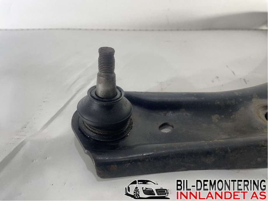 Bærebru venstre foran nedre til Citroën C1 2014-->> (Type II)  (CITROEN|16 141 914 80|B0 007 702 80|)