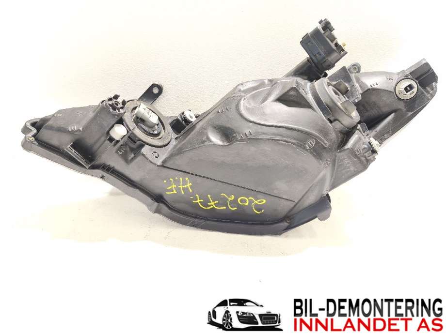 Frontlykt høyre halogen til Toyota Previa 2000-2007  (TOYOTA|8113028570|)