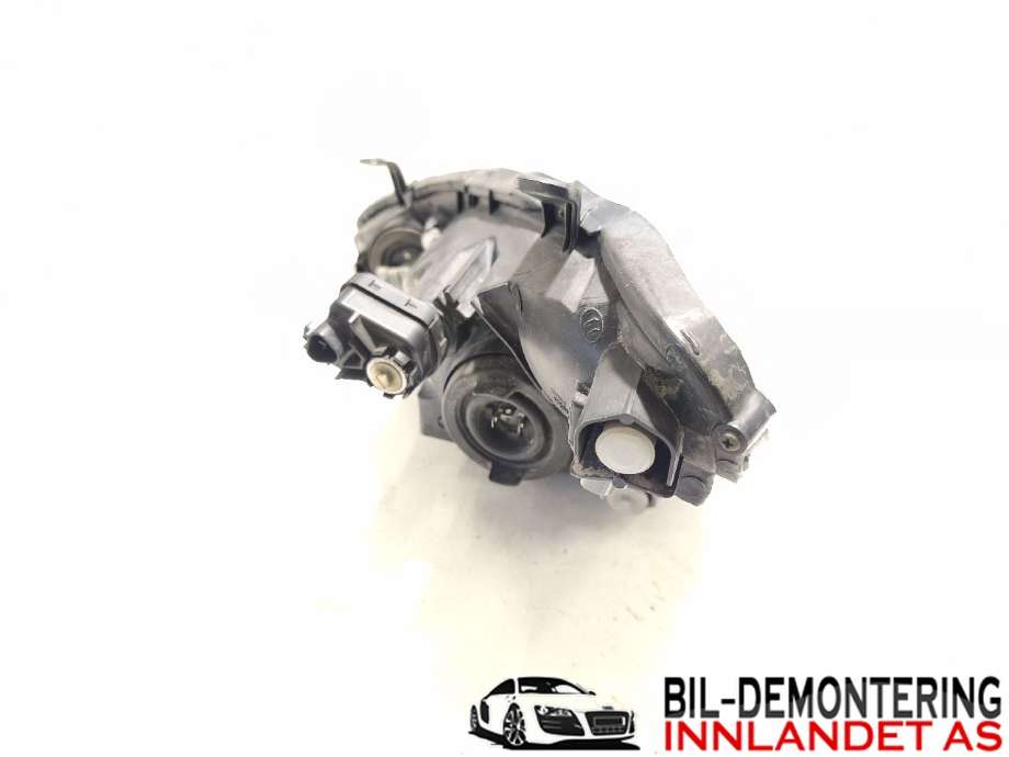 Frontlykt høyre halogen til Toyota Previa 2000-2007  (TOYOTA|8113028570|)