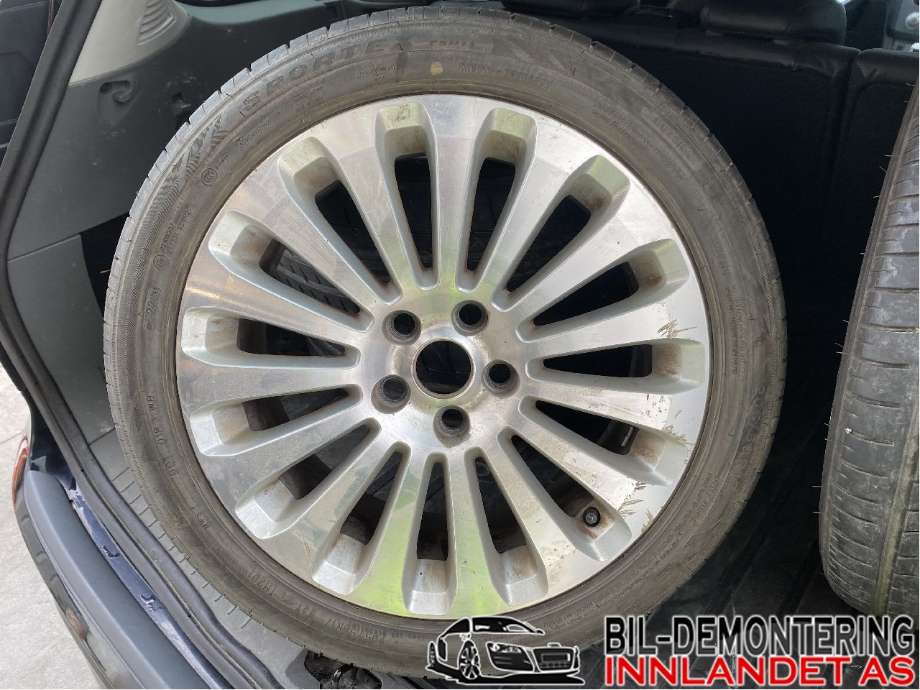 Felgsett aluminium til Ford Focus 2008-2010 (Type II, Fase 2) (FORD|7JX17H2 ET50|205/50R17|)