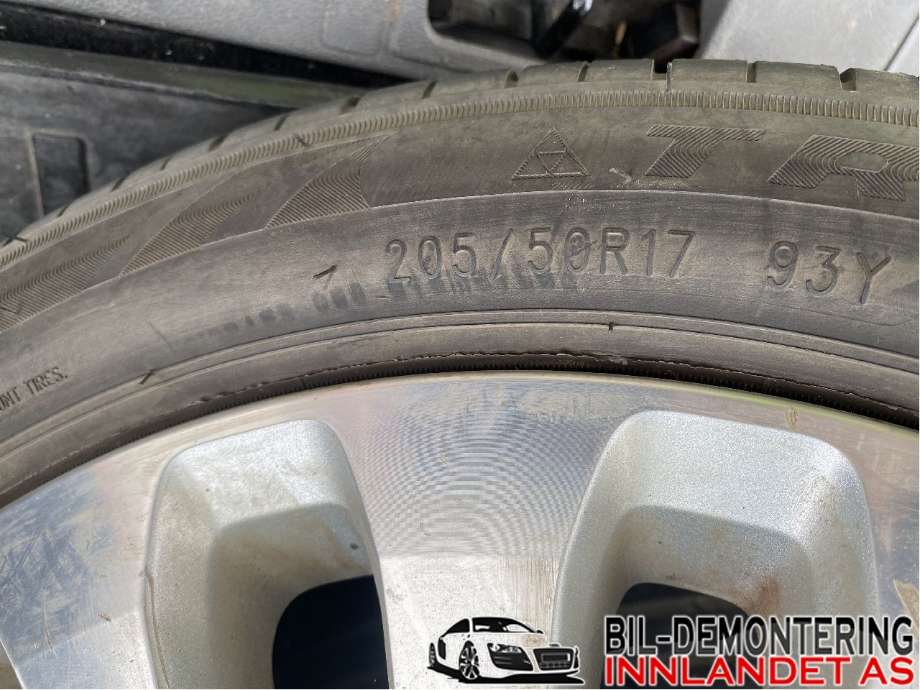 Felgsett aluminium til Ford Focus 2008-2010 (Type II, Fase 2) (FORD|7JX17H2 ET50|205/50R17|)