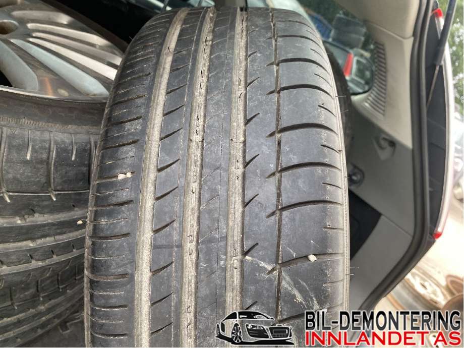 Felgsett aluminium til Ford Focus 2008-2010 (Type II, Fase 2) (FORD|7JX17H2 ET50|205/50R17|)