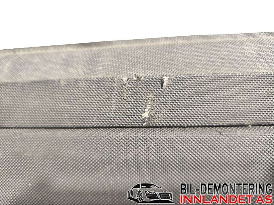 Bagasjerom rollon til VW Passat 1997-2000 (B5,3B) (B5,3B) (VOLKSWAGEN|3B9 867 871 AA|)
