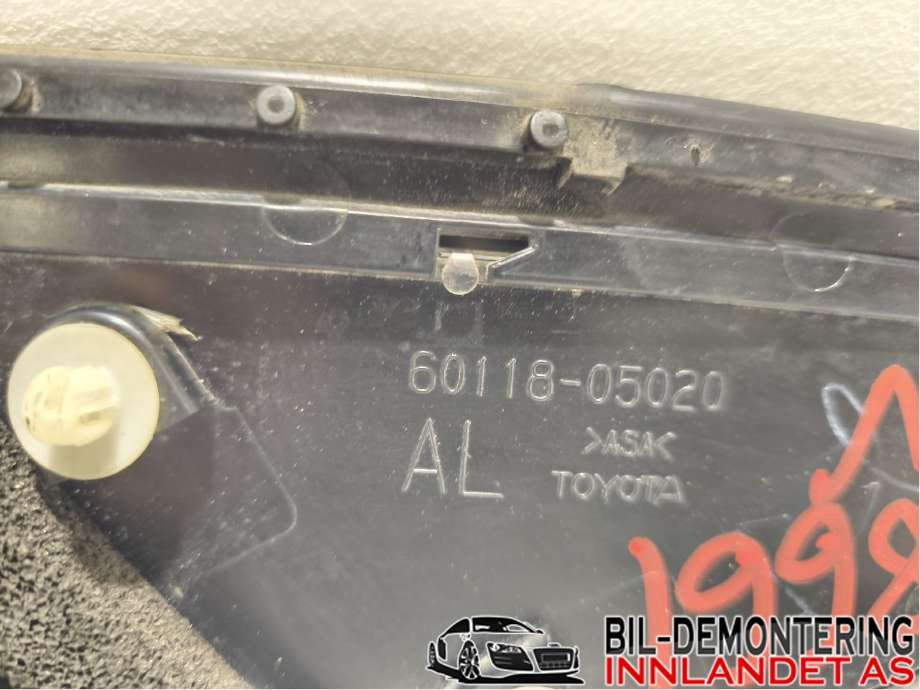 Diverse deler til Toyota Avensis 2009-2015 (Type III, Fase 1)  (TOYOTA|6011805020|6011805021|60118-05020)