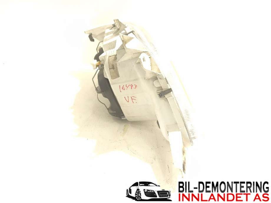 Frontlykt venstre halogen til Mercedes 208-416 1995-->>  (A 901 820 14 61||150 531-00 LI)