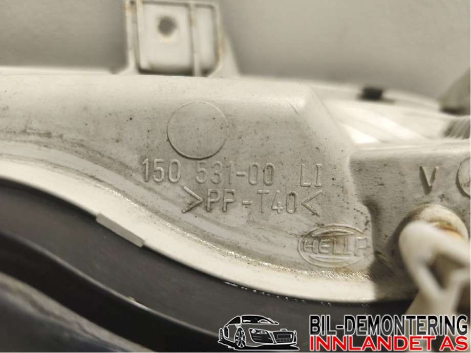 Frontlykt venstre halogen til Mercedes 208-416 1995-->>  (A 901 820 14 61||150 531-00 LI)