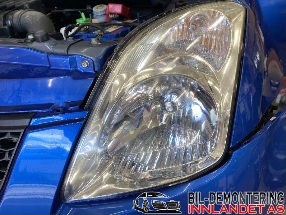 Frontlykt venstre halogen til Suzuki Swift, 2005-2010  (SUZUKI|3532063J10)