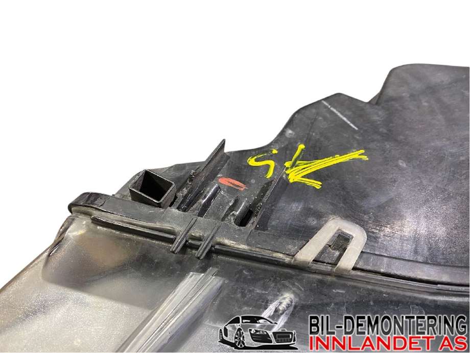 Frontlykt høyre halogen til BMW 5-Serie 2003-2010 (E60/E61) (E60/E61) (BMW 520 I|63 12 7 165 572|)