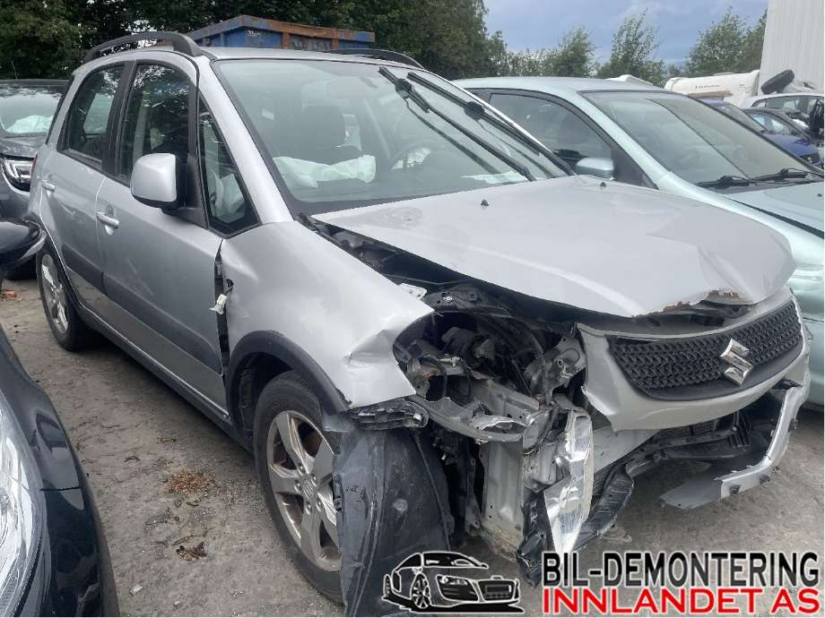 Dør høyre foran til Suzuki SX4, 2009-2013 (Type I, Fase 2)  (SUZUKI|6800180820)