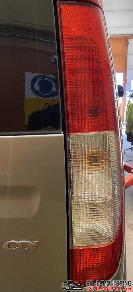 Baklykt høyre til Mercedes Vito/Viano 2004-2010 (Fase 1) (W639) (W639) (MERCEDES|A 639 820 17 64|)