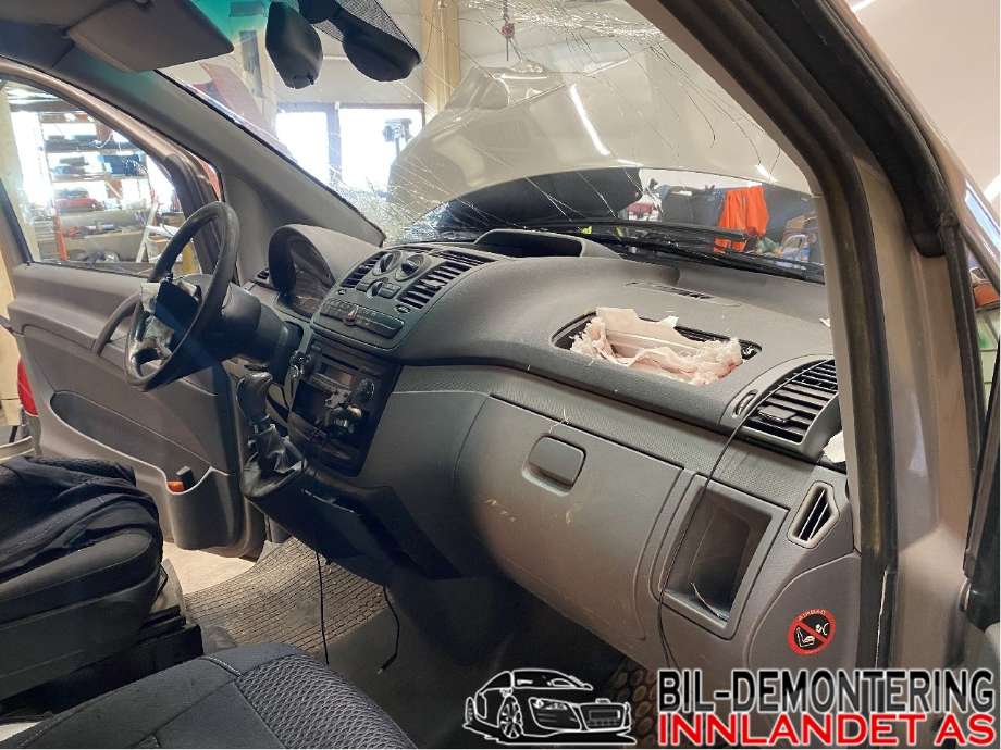 Dashbord til Mercedes Vito/Viano, 2004-2010 (Fase 1) (W639) (W639) (MERCEDES|A 639 680 29 87)