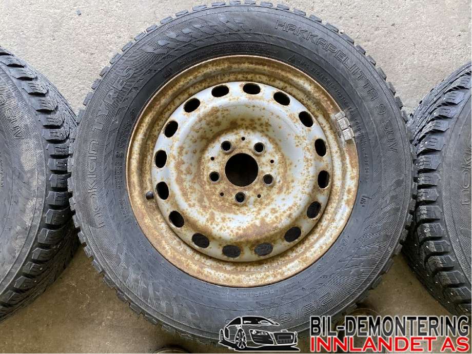 Felgsett stål til Mercedes Vito/Viano 2004-2010 (Fase 1) (W639) (W639) (MERCEDES|5JX16H2 ET60;6|215/65R16|)