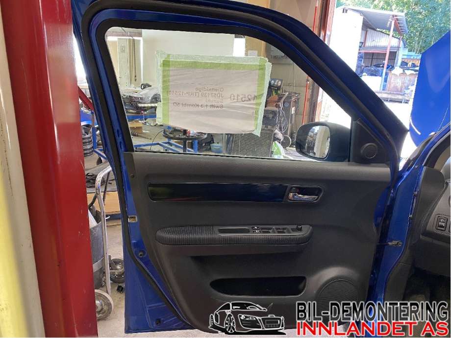 Dør venstre foran til Suzuki Swift 2005-2010  (SUZUKI|6800263J01|)