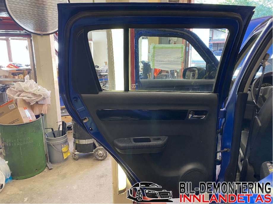 Dør venstre bak til Suzuki Swift 2005-2010  (SUZUKI|6800463J00|)
