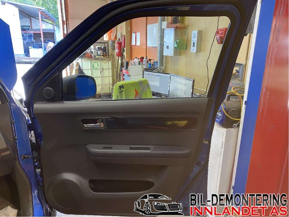Dør høyre foran til Suzuki Swift 2005-2010  (SUZUKI|6800163J01|)