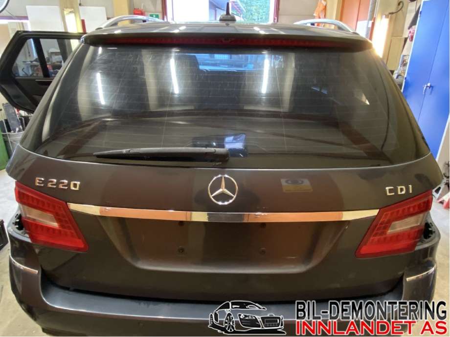 Bakluke til Mercedes E-Klasse, 2009-2013 (Fase 1) (W212) (W212) (MERCEDES|A 212 740 01 05)