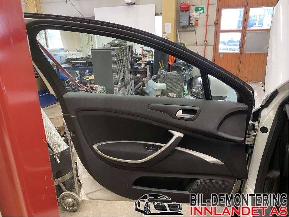 Dør venstre foran til Citroën C5 2008-2017 (Type II)  (CITROEN|9002 Y8|)