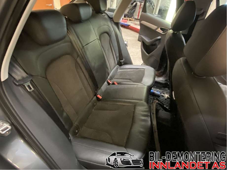 Sete bak til Audi Q3 2011-2014 (Type I, Fase 1)  (AUDI|8U0 885 203|8P0 885 501 D|8P0 885 502 G)