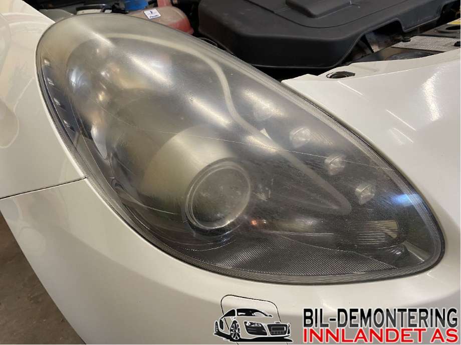 Frontlykt høyre halogen til Alfa Romeo Giulietta 2010-2018 (ALFA ROMEO|50520228|50553071|)
