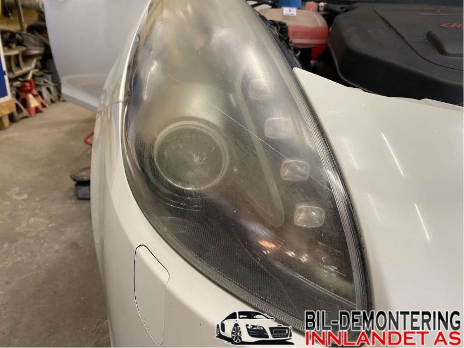 Frontlykt høyre halogen til Alfa Romeo Giulietta 2010-2018 (ALFA ROMEO|50520228|50553071|)