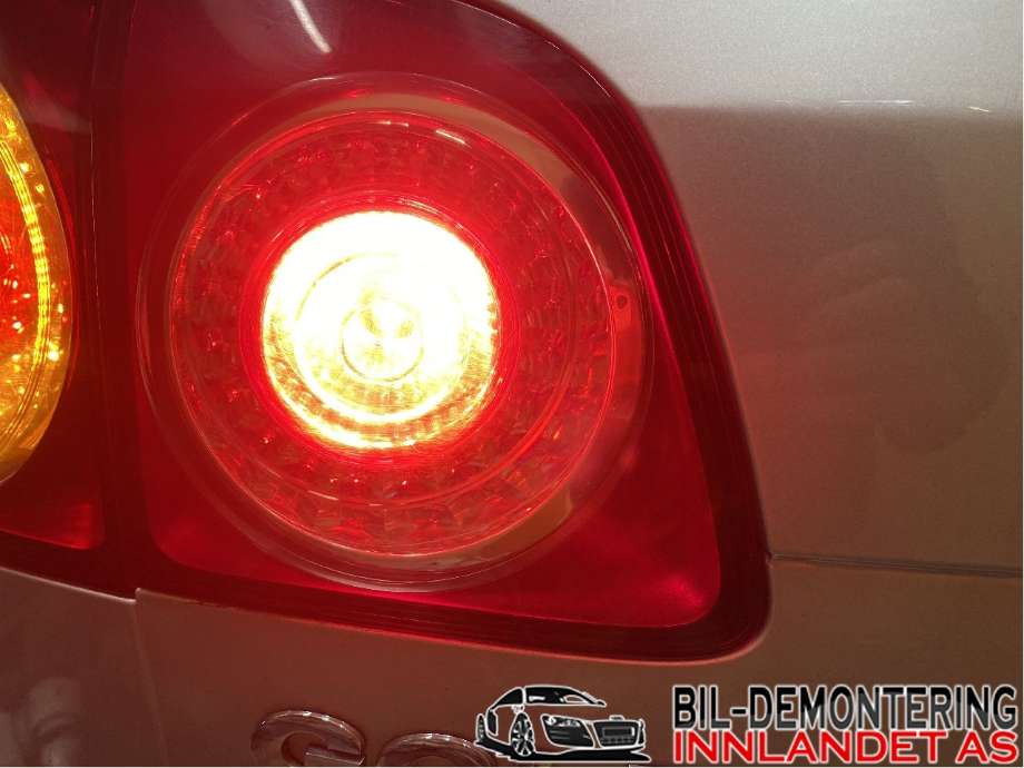 Baklykt venstre indre til VW Golf, Plus/Cross 2009-2013 (Fase 2)  (VOLKSWAGEN|5M0 945 093 M|)